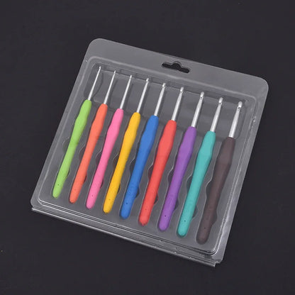 Hand-knitted rainbow crochet set, TPR soft handle, aluminum crochet needles