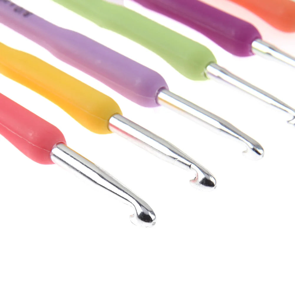 Colorful Crochet Hook Kits Soft Silicone Grip Knitting Needles Cushioned Handle