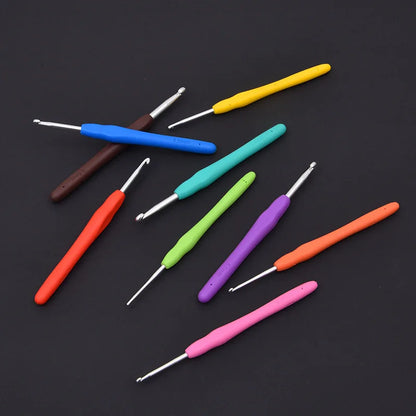 Hand-knitted rainbow crochet set, TPR soft handle, aluminum crochet needles